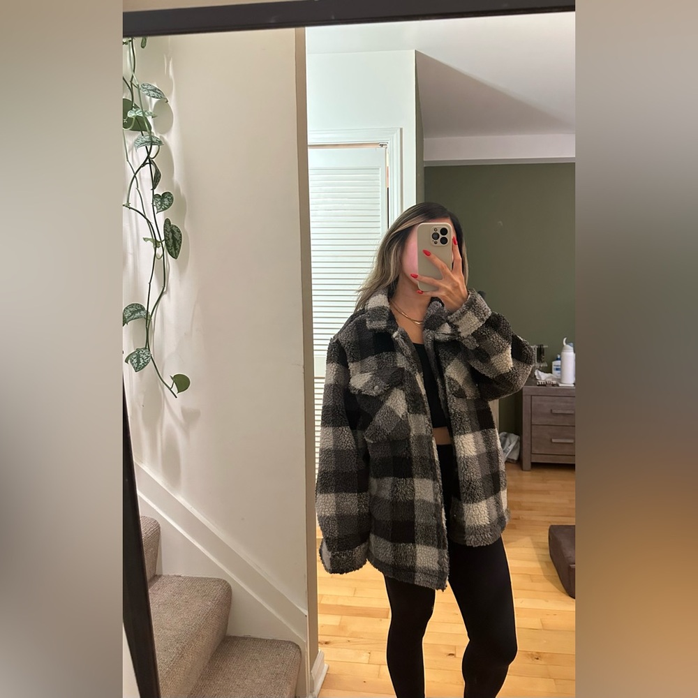 Black/White/Grey Teddy Jacket - Size XL (Junior)